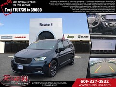 2023 Chrysler Pacifica Touring L Minivan/Van Fathom Blue Pearlcoat