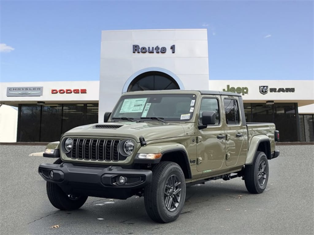 New 2025 Jeep Gladiator SPORT S 4X4 Pickup