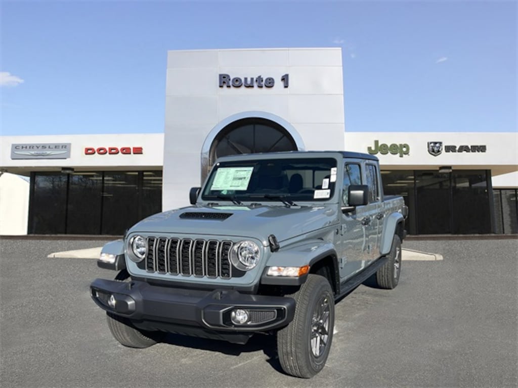 New 2026 Jeep Gladiator SPORT S 4X4 Pickup