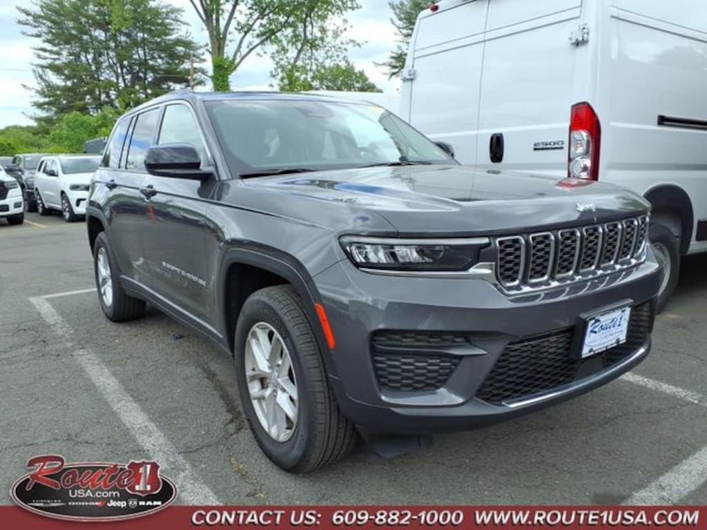 Used 2024 Jeep Grand Cherokee Laredo SUV