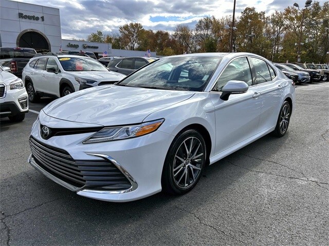 2023 Toyota Camry XLE photo 2