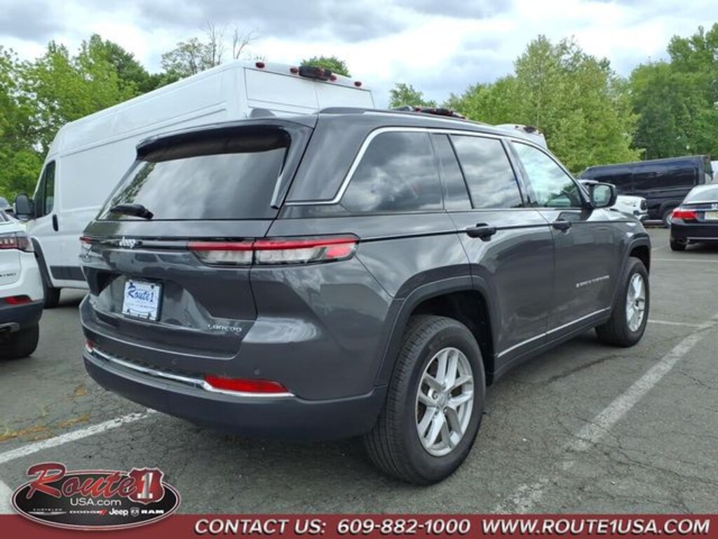 Used 2024 Jeep Grand Cherokee Laredo SUV