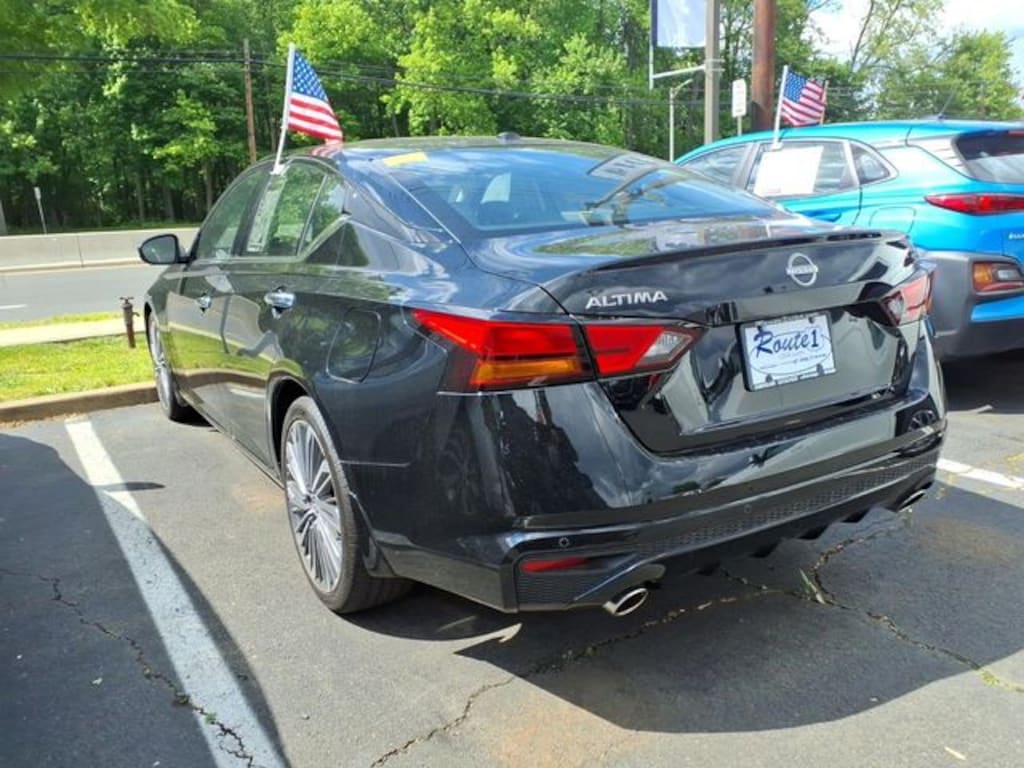 Used 2025 Nissan Altima 2.5 SL Sedan