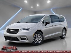 2026 Chrysler Pacifica SELECT Passenger Van