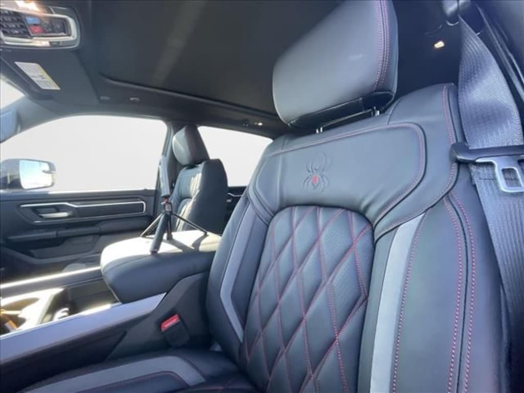 New 2026 Ram 1500 BIG HORN CREW CAB 4X4 5'7 BOX BLACK WIDOW