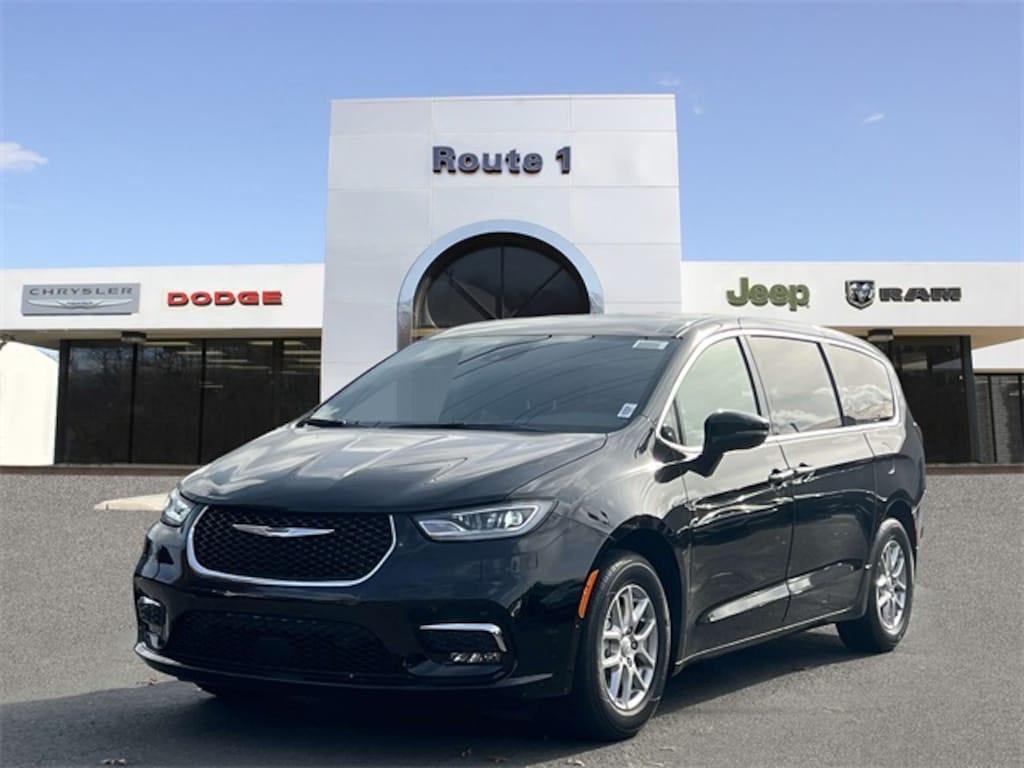 New 2026 Chrysler Pacifica SELECT Passenger Van
