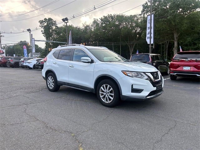 Used 2018 Nissan Rogue SV with VIN KNMAT2MVXJP556046 for sale in Lawrence, NJ