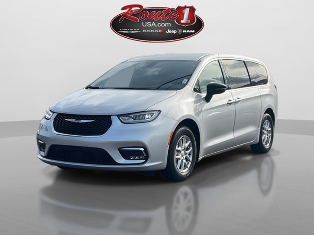 New 2026 Chrysler Pacifica SELECT AWD Passenger Van