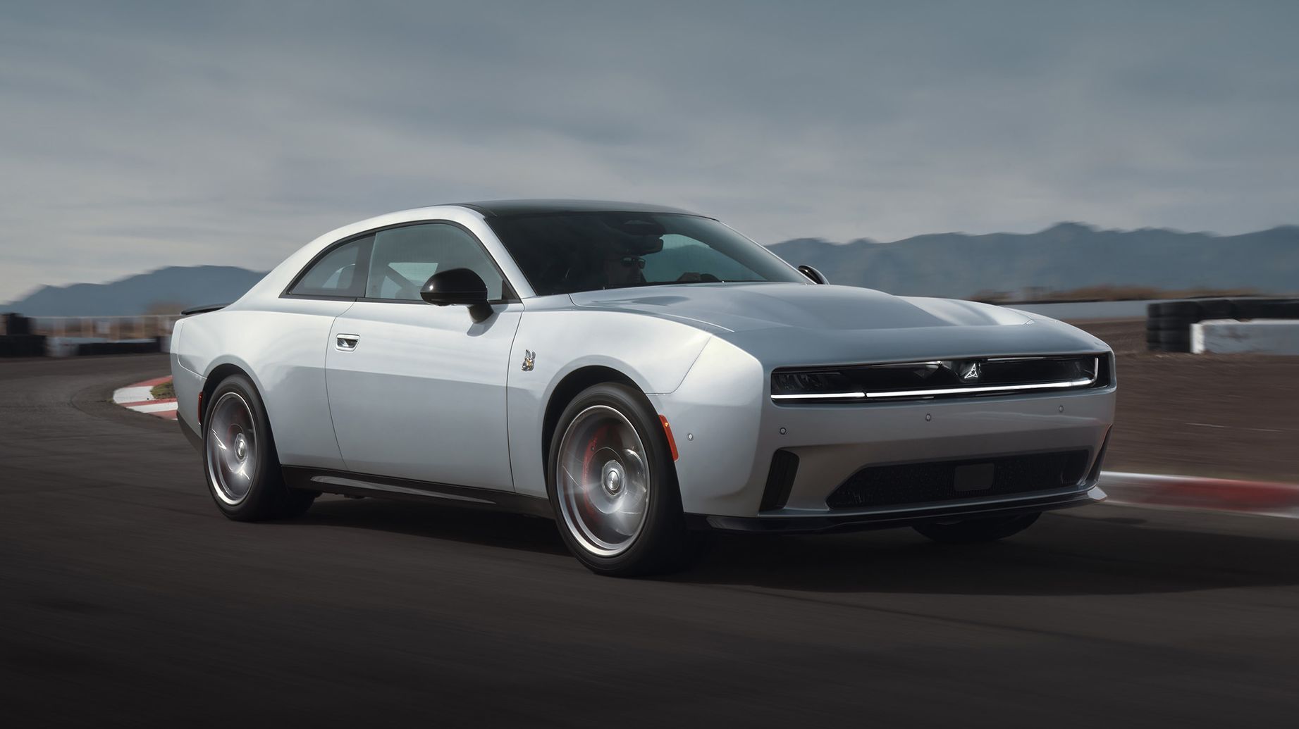 2024-dodge-charger-daytona-exterior-111-65e231191a95b.jpg