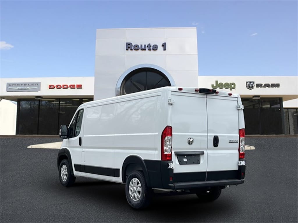 New 2026 Ram ProMaster PROMASTER 3500 TRADESMAN CARGO VAN LOW ROOF 136' W Cargo Van