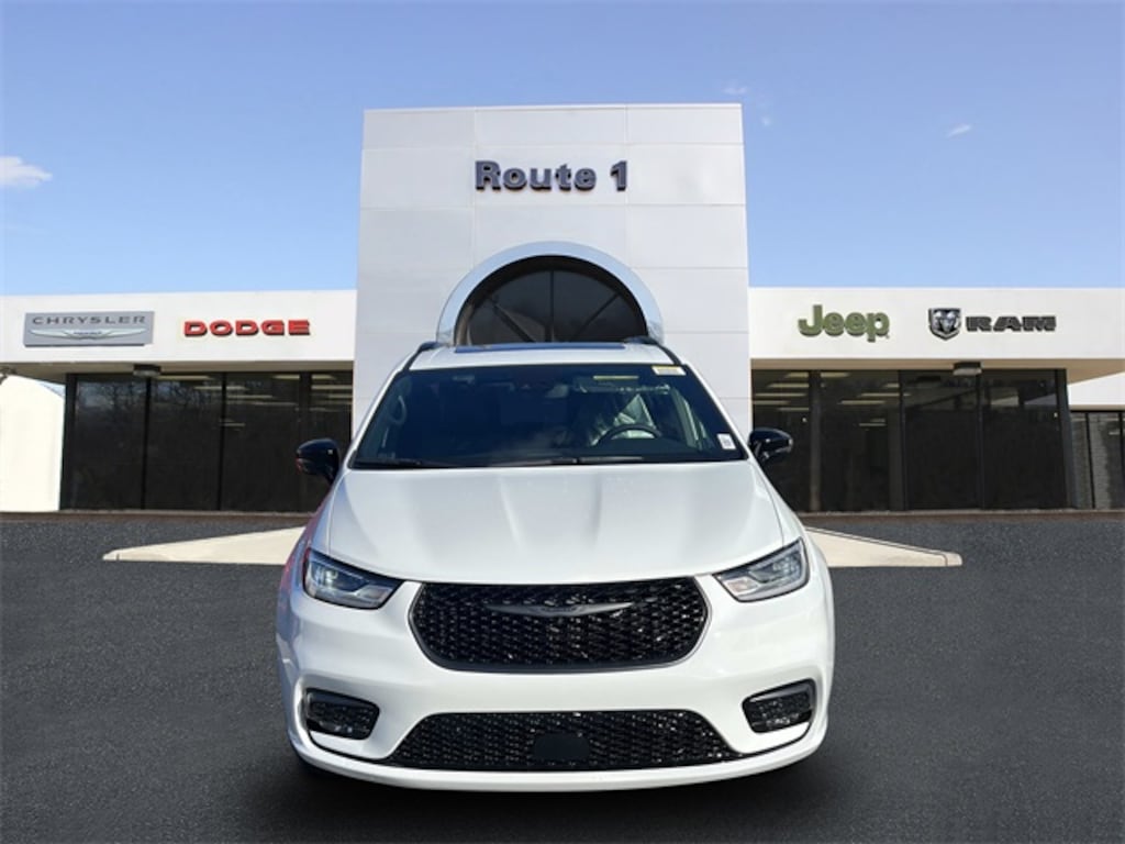 New 2026 Chrysler Pacifica SELECT AWD Passenger Van