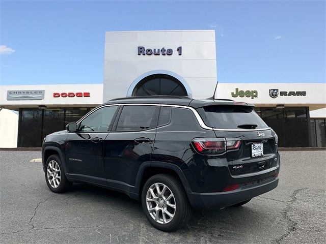 Used 2024 Jeep Compass Latitude Lux with VIN 3C4NJDFNXRT602708 for sale in Lawrence, NJ