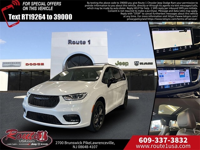 2026 Chrysler Pacifica Limited's photo