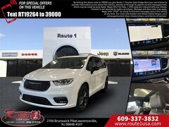 2026 Chrysler Pacifica LIMITED AWD Passenger Van