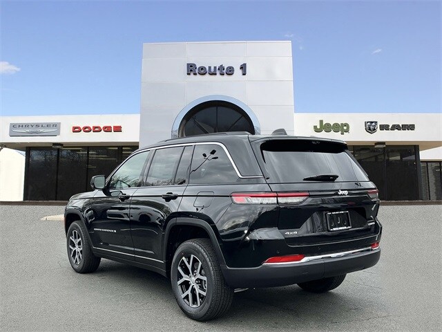 2025 Jeep Grand Cherokee Limited photo 3