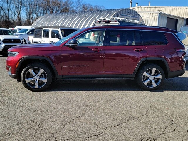 2021 Jeep Grand Cherokee Limited photo 2