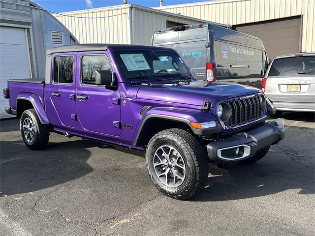 2026 Jeep Gladiator Sport S's photo