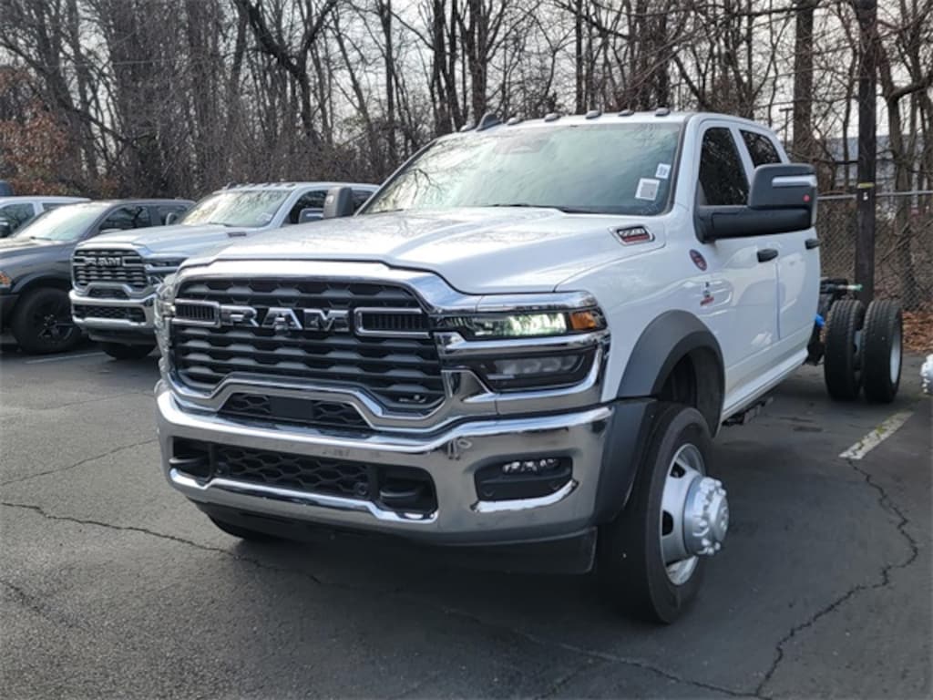 New 2026 Ram 5500 Chassis Cab TRADESMAN CREW 4X4 84' CA Pickup