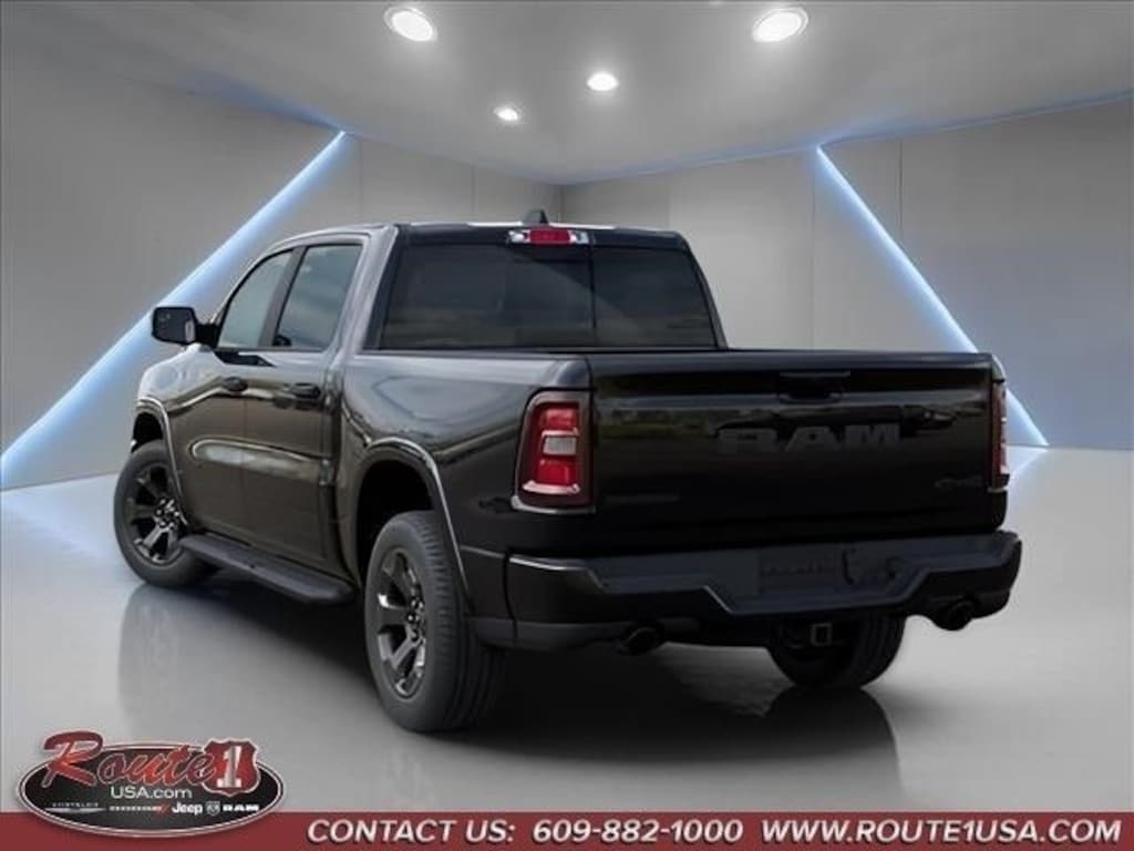 New 2026 Ram 1500 BIG HORN CREW CAB 4X4 5'7 BOX Pickup