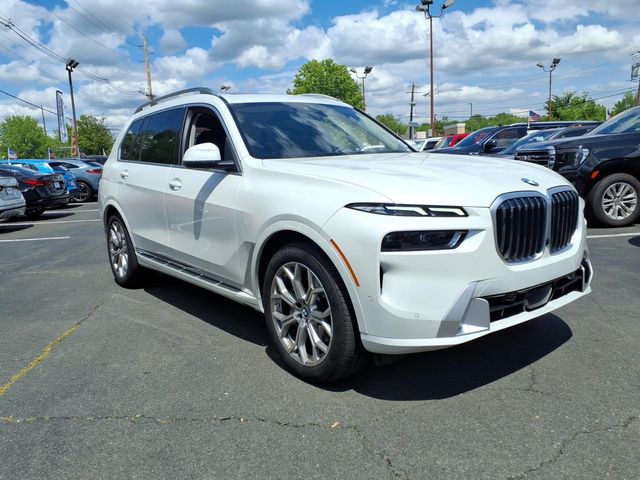 2025 BMW X7 xDrive40i's photo