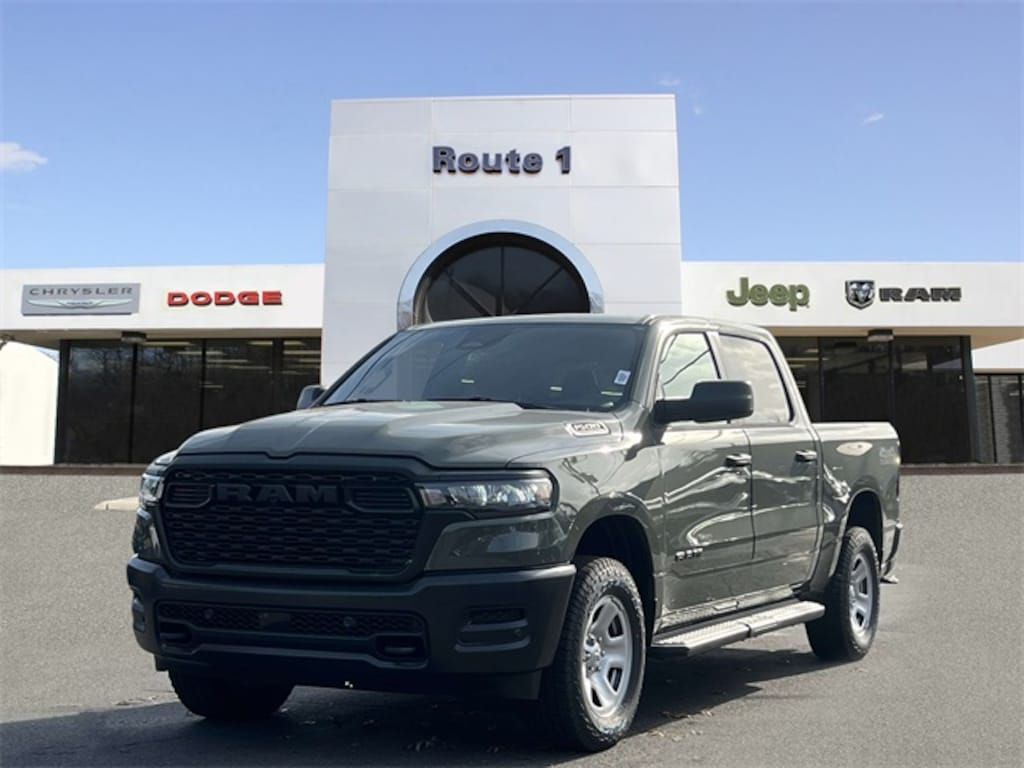 New 2026 Ram 1500 TRADESMAN CREW CAB 4X4 5'7 BOX Pickup