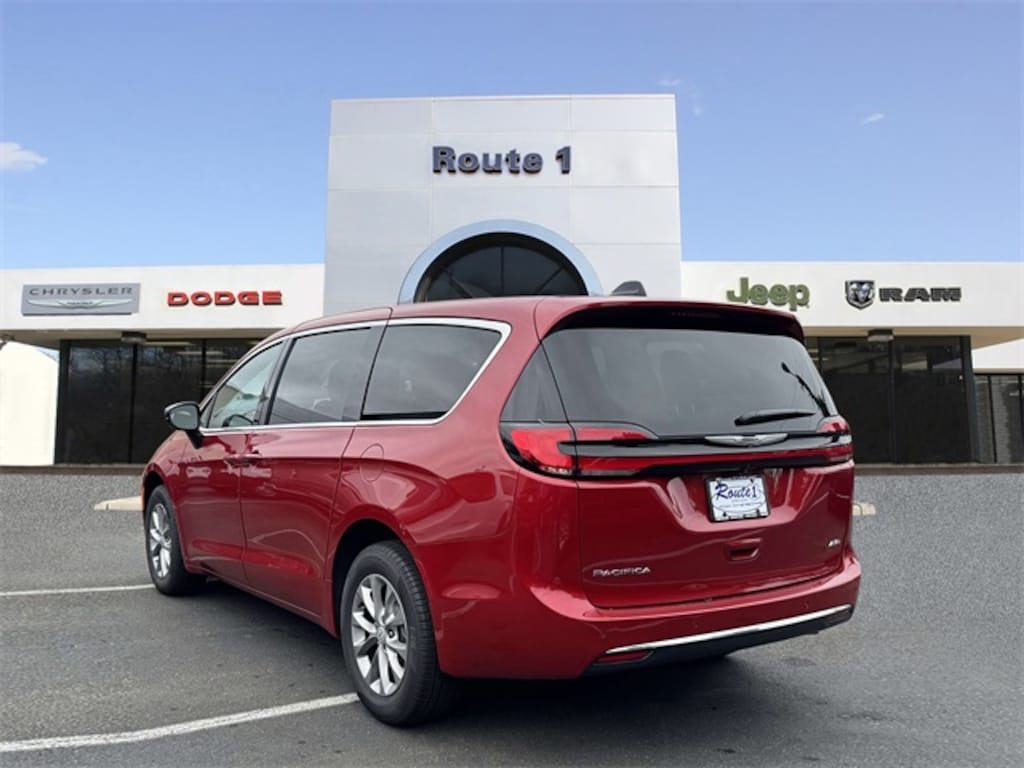 New 2026 Chrysler Pacifica SELECT AWD Passenger Van