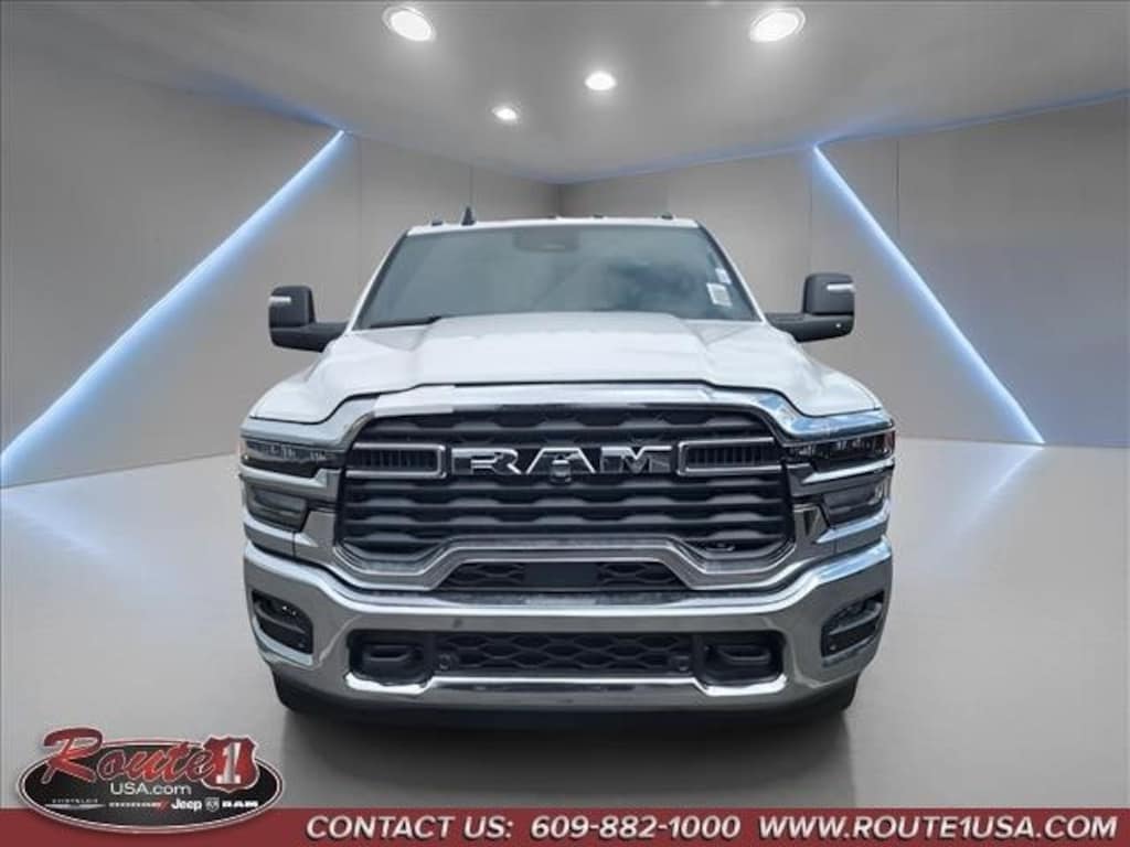 New 2026 Ram 3500 Chassis Cab TRADESMAN CREW 4X4 60' CA Pickup