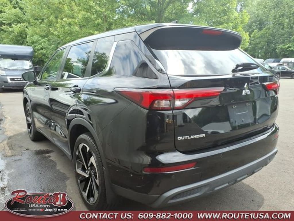 Used 2022 Mitsubishi Outlander ES SUV