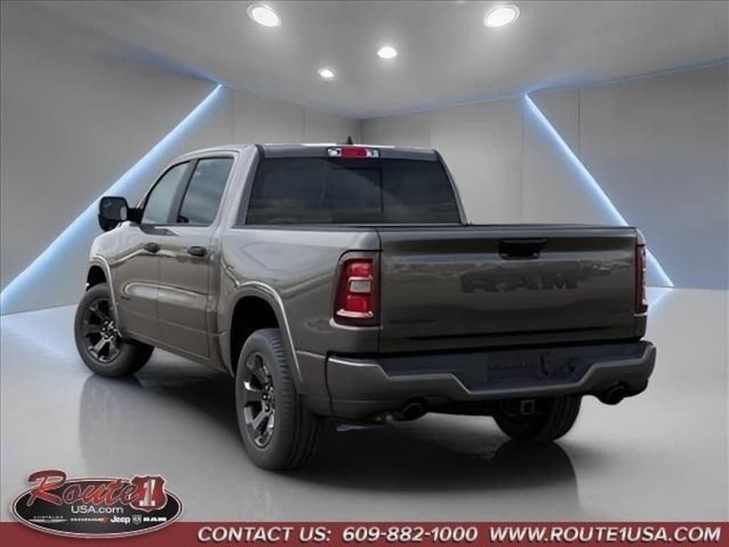 New 2026 Ram 1500 BIG HORN CREW CAB 4X4 5'7 BOX Pickup