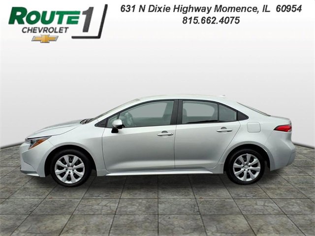 2025 Toyota Corolla LE photo 2