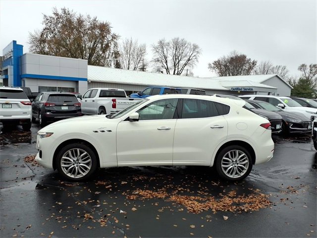 2022 Maserati Levante GT photo 2