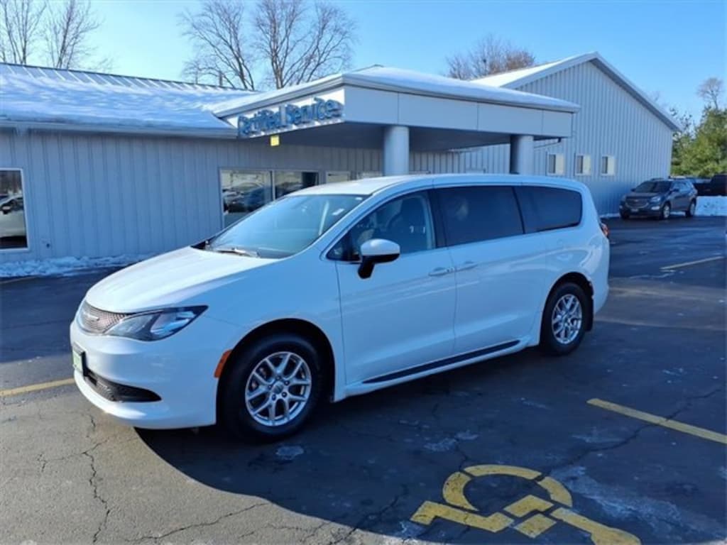 Used 2021 Chrysler Voyager LX