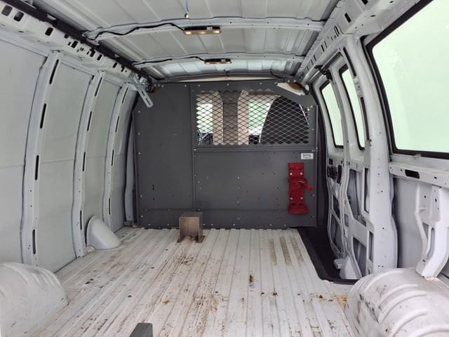 2015 Chevrolet Express Cargo Work Van - Photo 9