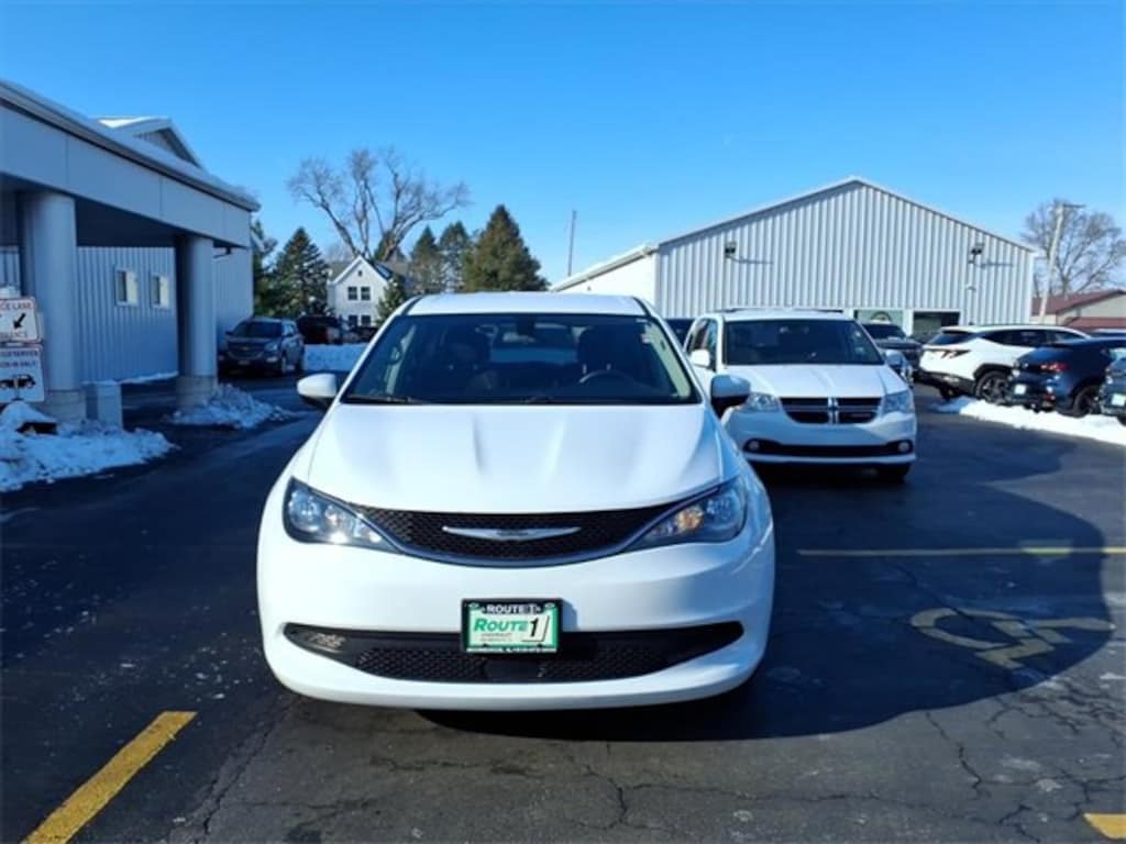 Used 2021 Chrysler Voyager LX