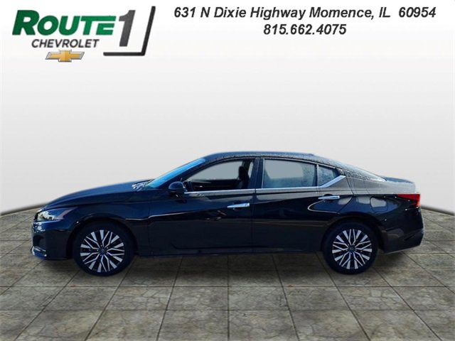 2024 Nissan Altima 2.5 SV photo 2