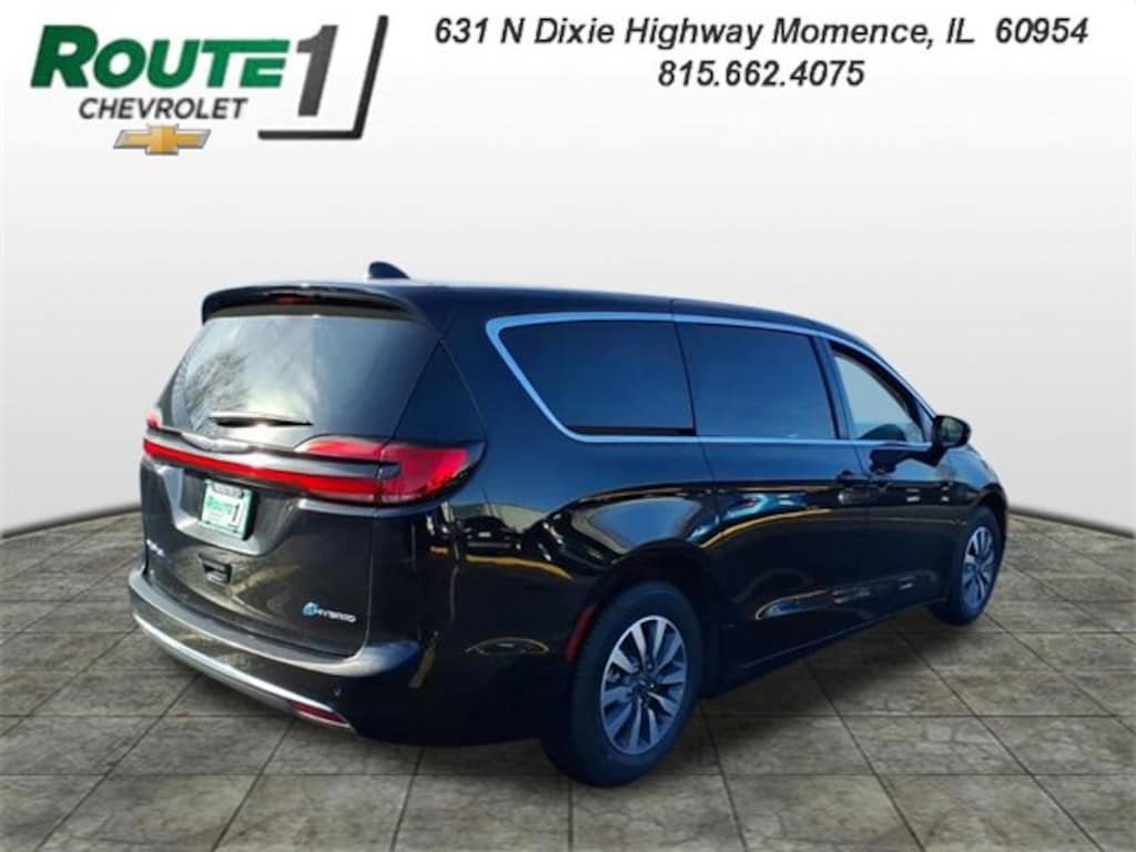 Used 2024 Chrysler Pacifica Hybrid Select