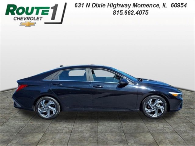 2024 Hyundai Elantra Limited photo 3