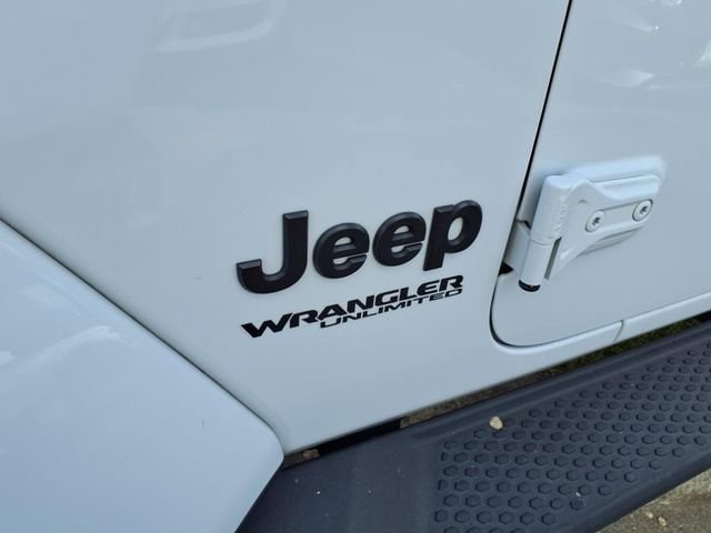 2021 Jeep Wrangler Unlimited Sahara Altitude - Photo 8