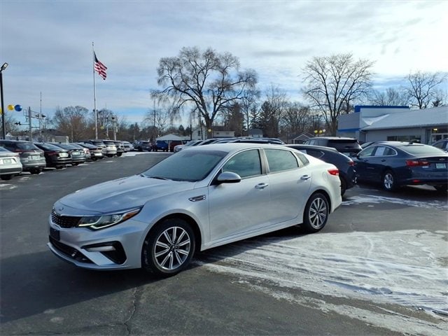 2019 Kia Optima LX's photo