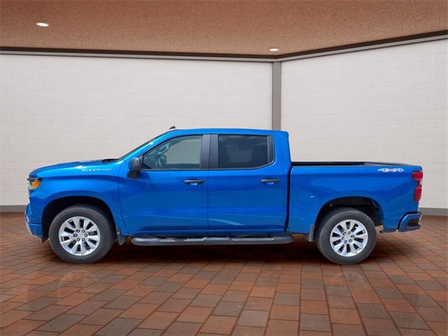 2022 Chevrolet Silverado 1500 Custom photo 2