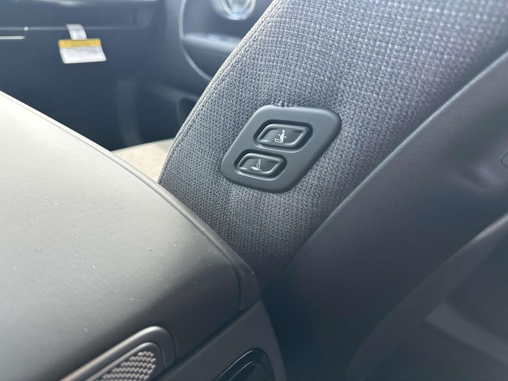 2026 Hyundai IONIQ 9 SE - Photo 12
