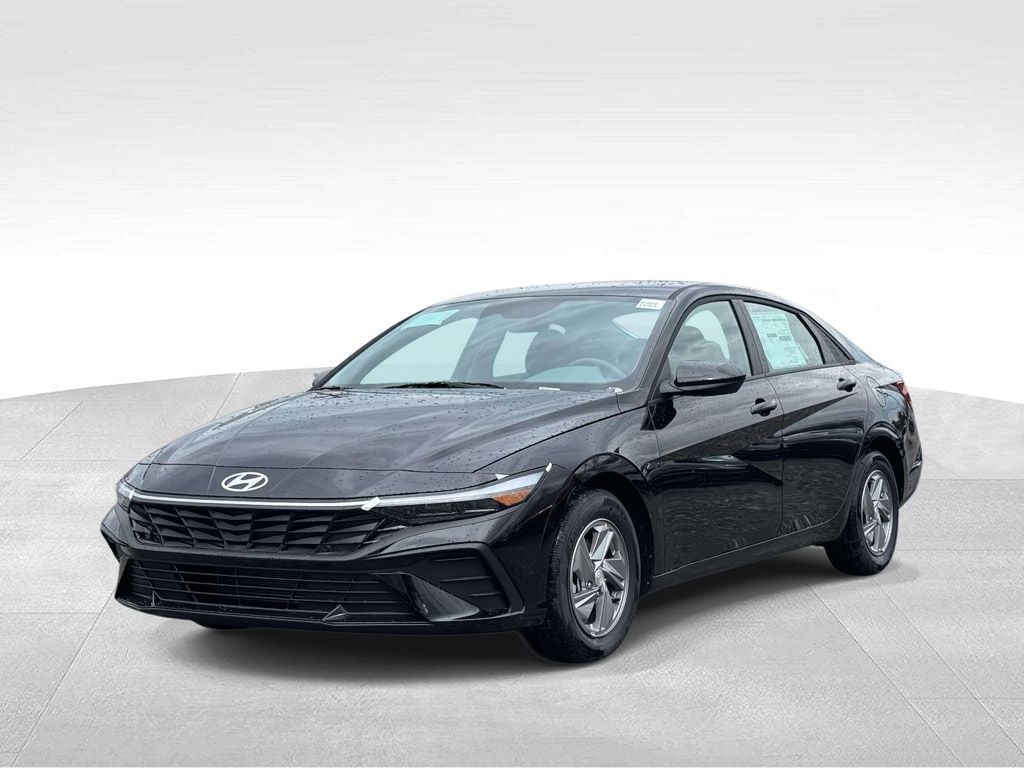 New 2026 Hyundai Elantra SE Sedan