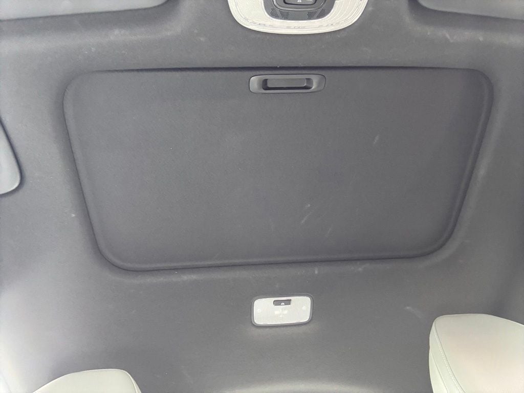2025 Hyundai Elantra Limited - Photo 40