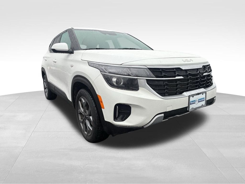 Used 2024 Kia Seltos LX SUV