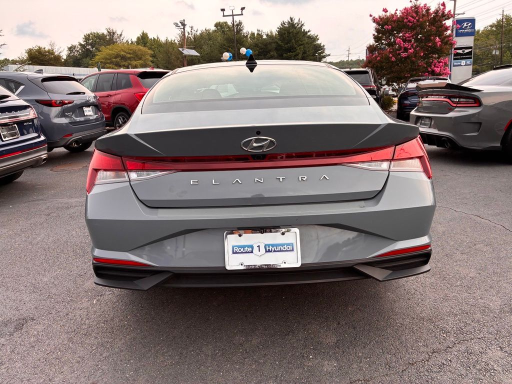 2022 Hyundai Elantra SEL - Photo 6