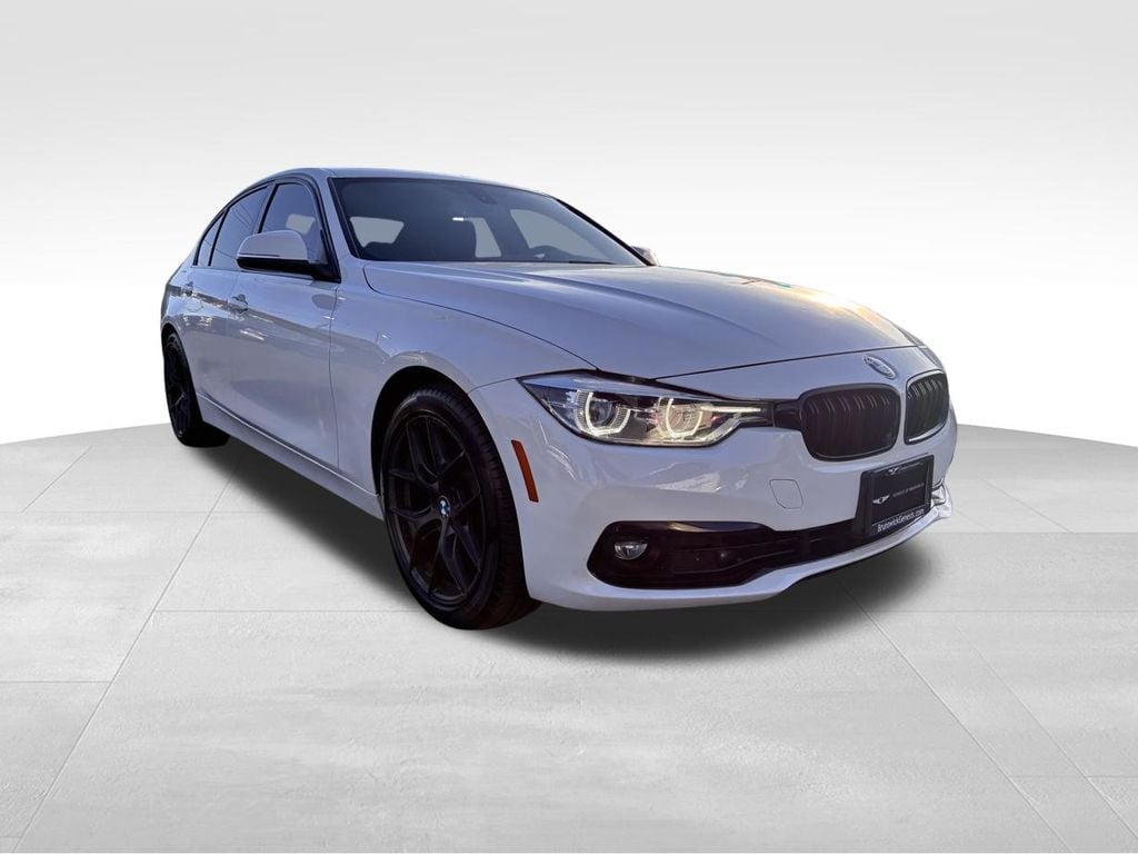 2018 BMW 3 Series 330i xDrive Sedan's photo