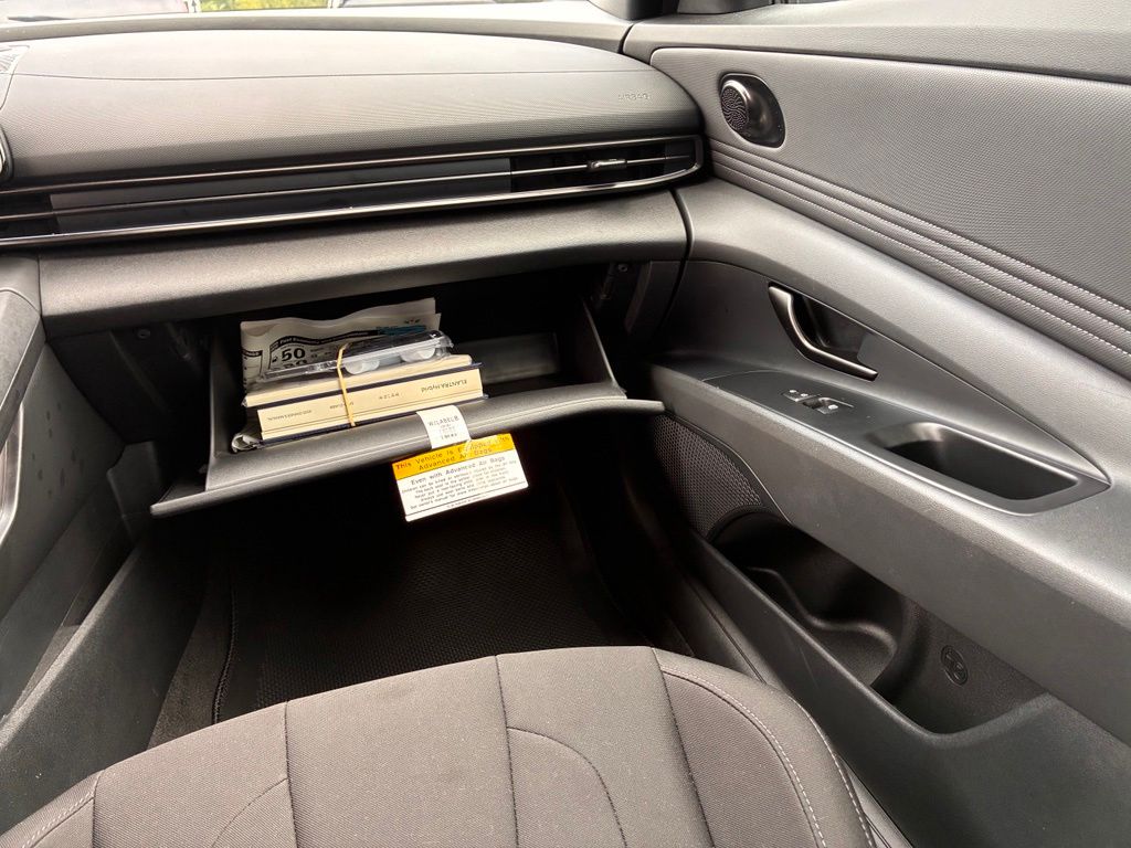 2025 Hyundai Elantra Blue - Photo 39