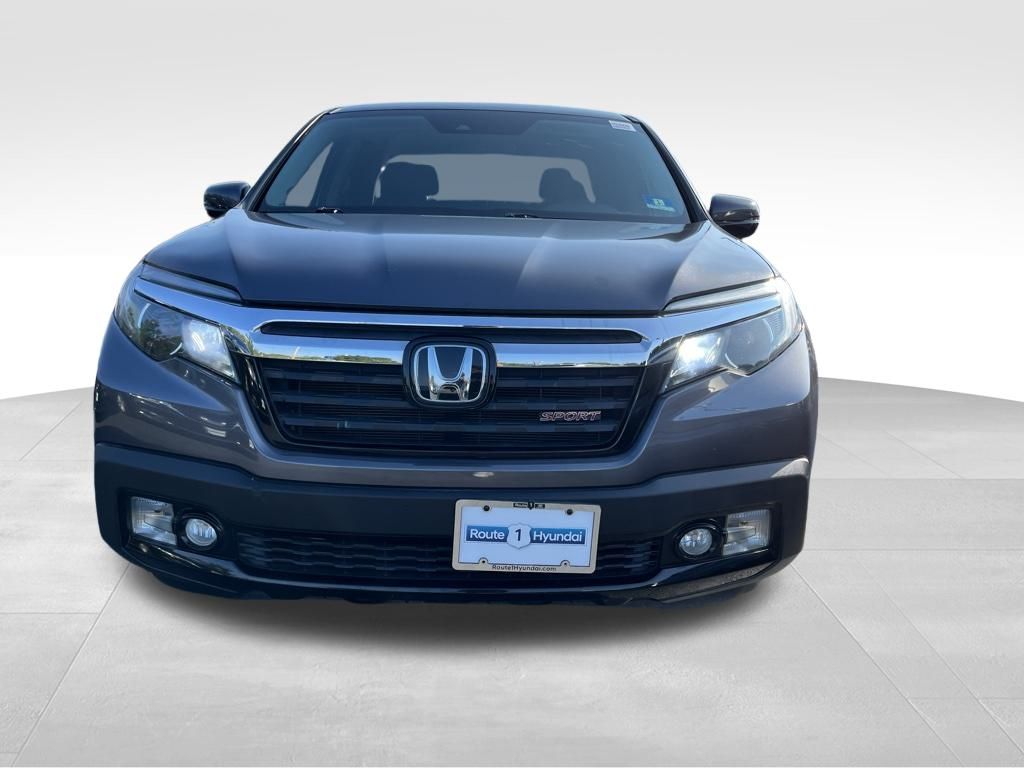 2020 Honda Ridgeline Sport photo 2