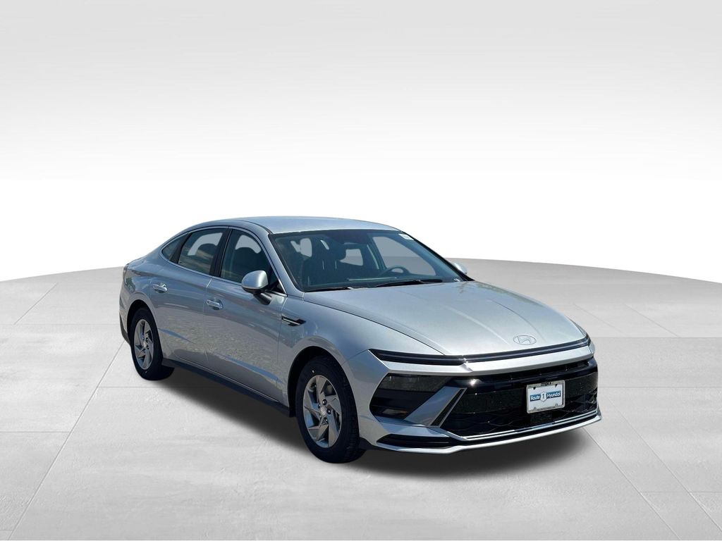 2026 Hyundai Sonata SE's photo