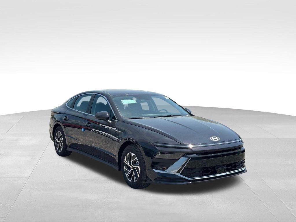 2026 Hyundai Sonata Blue's photo
